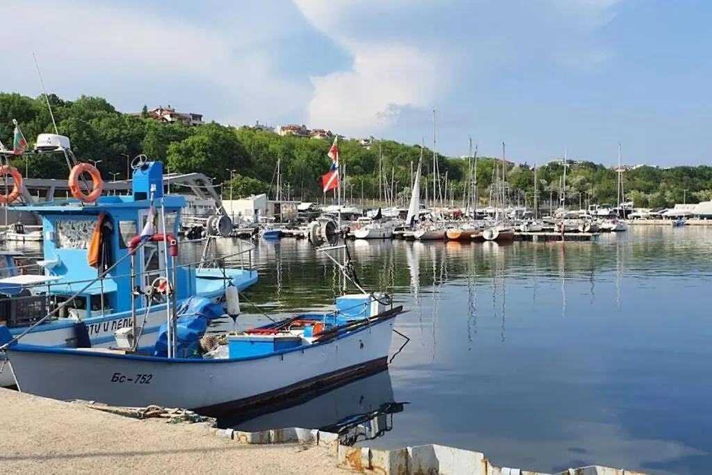 Apartment Апартамент Blue Summer - Уют, Близо До Морето Burgas Bulgaria